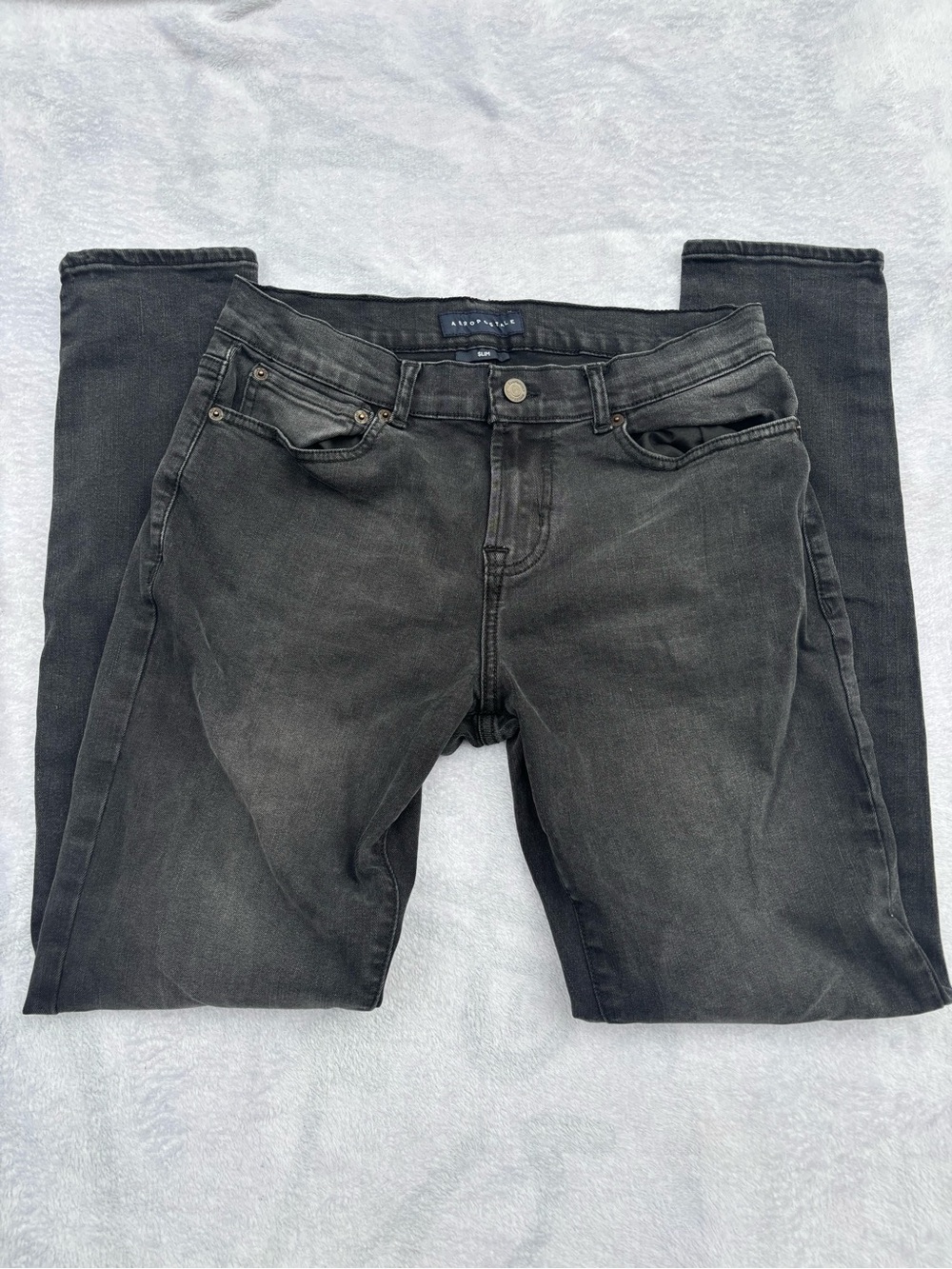 Aeropostale Men’s Slim Straight Jeans in Washed Black
